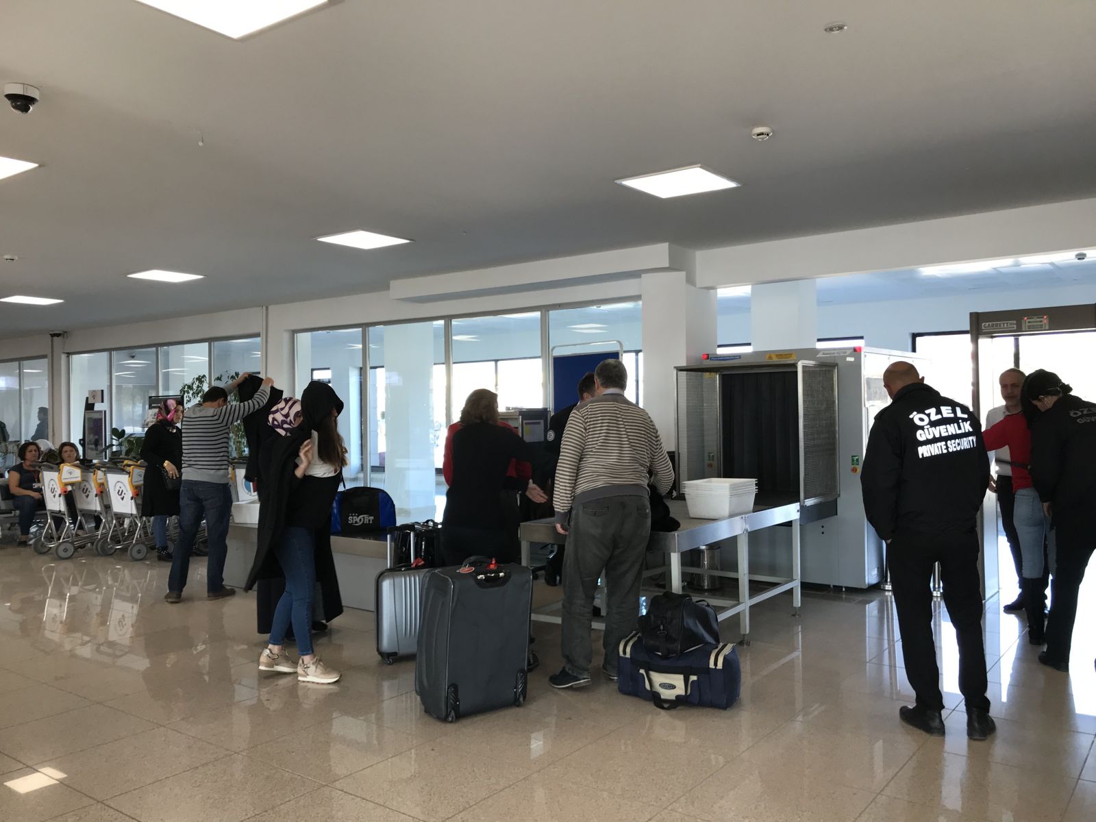 giden yolcu bagaj / bilet gişelerinin yapımı	